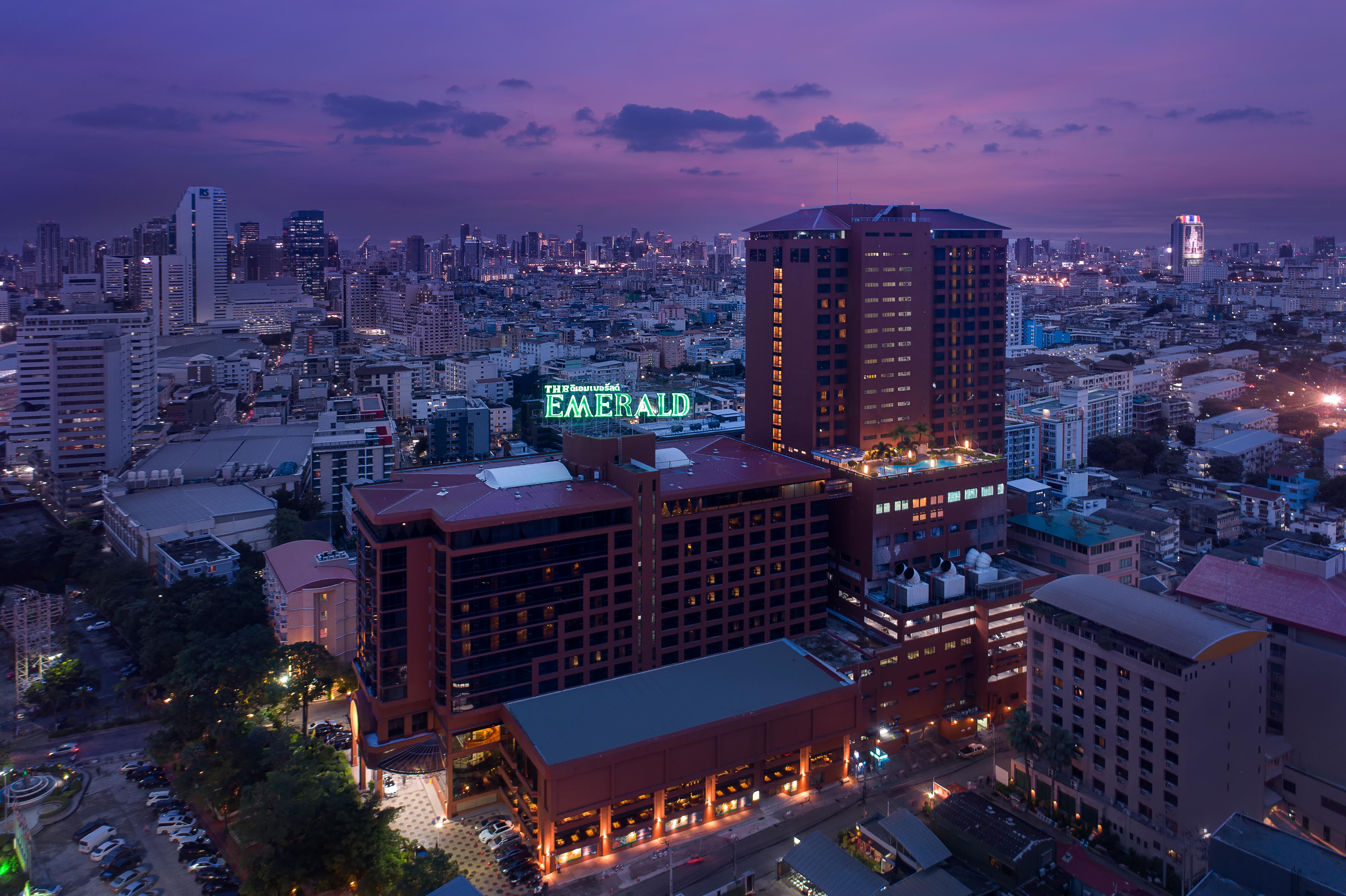 The Emerald Hotel - Sha Extra Plus Бангкок Екстер'єр фото
